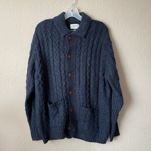American Eagle Navy Men’s Cardigan Size Medium NWT
